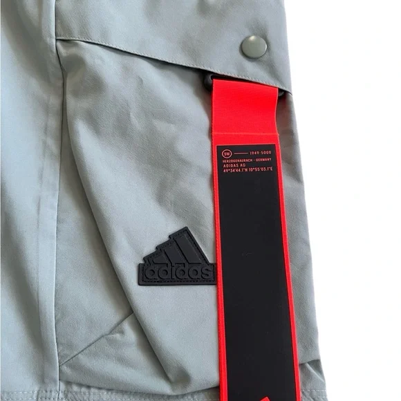 Adidas City Escape Cargo Shorts - Picture 6 of 10